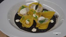 Pasta al nero di seppia in due versioni