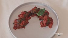 La cucina essenziale che mette al centro la materia prima