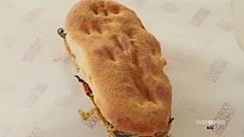 Le specialità preparate in una focacceria nel cuore del centro storico di Palermo