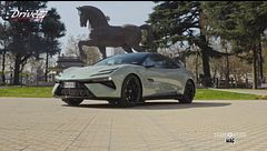 Lotus Emeya, un mix tra velocità e comfort di guida