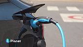 La benzina è cara e l'elettrico corre