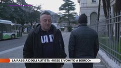 La rabbia degli autisti: "Risse e vomito a bordo"