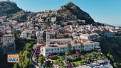 Taormina tra lusso a cinque stelle e turismo di massa