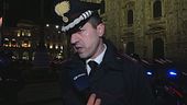 Lanci di fumogeni e bottiglie, poi gli idranti, 4 carabinieri colpiti