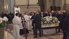 L'addio a Riccardo e Giovanni, le lacrime per Achille e Chiara