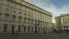 Il Viminale ai prefetti, migranti irregolari sempre nei Cpr