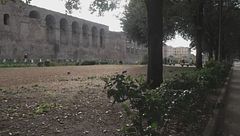 C'è chi preferisce ragazzi allo sbando anziché vederli giocare, il caso dell'Esquilino