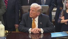 Minneapolis, rabbia e proteste, al violenza scuote l'America