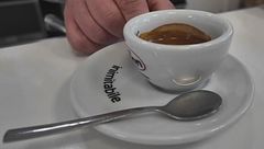 Più lo mandi giù e più i produttori tirano sul il prezzo, ora vola la tazzina