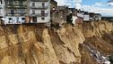La frana di Niscemi non si arresta, "qui crolla tutto", Meloni in Sicilia