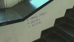 Da "Più sbirri morti, più vedove, più orfani" al "fritto misto sionisti e sbirri"
