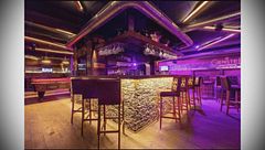 Strage di Crans Montana, Moretti bersagliato dalle domande di 60 legali