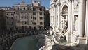 Presa in flagranza a Fontana di Trevi mentre deruba un turista, rom già libera