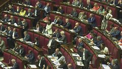 Volantini, incontri e appelli, scontro maggioranza-opposizione