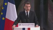 Macron cambia la "dottrina nucleare" e offre un ombrello all'Europa
