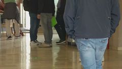 Accoltellata a scuola da uno studente di 13 anni, professoressa grave