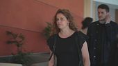 Già condannato, ora assistente e compagno di Ilaria Salis, può farlo?