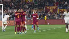 Tripletta Malen, la Roma batte il Pisa, le 4 sfide del sabato