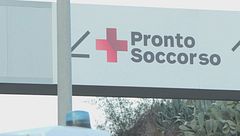 A Napoli le barelle in affitto al pronto soccorso dell'Ospedale del mare