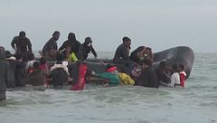 Migranti, fingersi gay è l'ultimo sotterfugio per evitare il rimpatrio