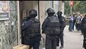 Napoli, 25 ostaggi, cassette di sicurezza svuotate, fuga nelle fogne