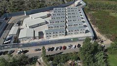 Migranti, dopo i verdetti contrari il Governo rilancia i Cpr in Albania