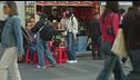 A Milano Chinatown affoga tra street food, tavolini abusivi e rifiuti