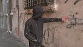 Dopo le mura a Brescia arriva a Torino "Ghost Pitur", giustiziere dei graffiti
