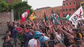 Caos Biennale di Venezia, scontri tra polizia e pro-Pal, alcuni feriti