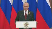 Putin spiazza l'Occidente e apre all'Ue, "la guerra sta finendo, trattiamo"