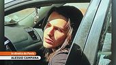 La mano del killer nel sangue e i segni lasciati dall'arma
