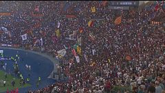 Riunioni fiume, spostamenti, retromarce, ricorsi, Roma nel pallone col derby