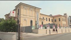 Una serata con un'amica in discoteca, l'aggressione, la corsa in ospedale