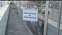 Risse, minacce, siringhe, a Mestre un marciapiede finisce in quarantena