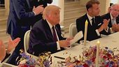 Trump firma l'accordo con l'Iran a Versailles, "io meglio di Obama"