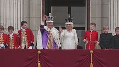 Carlo e Camilla hanno deciso, addio a Buckingham Palace