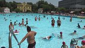 La canicola a Milano, soltanto tre le piscina comunali all'aperto