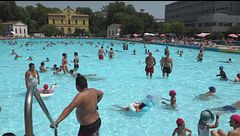 La canicola a Milano, soltanto tre le piscina comunali all'aperto