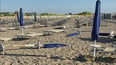 Flagello maranza, a Ferrara devastato uno stabilimento balneare