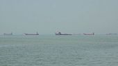 Fiamme a Hormuz, i raid incrociati tra Usa e Iran