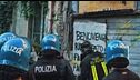 Roma, tensione al centro anarchico "Bencivenga"