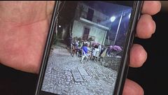 Tavoli e sedie sotto casa per la pizza tra amici, stop dei carabinieri
