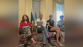 La vicesindaca di Livorno con gli shorts, la pioggia di insulti sessisti