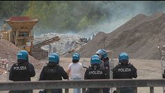 Maschere e molotov, così i No Tav hanno scatenato la guerriglia