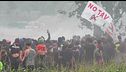 Guerriglia in Val di Susa, i "black bloc" nel campeggio di Venaus