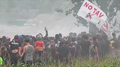 Guerriglia in Val di Susa, i "black bloc" nel campeggio di Venaus