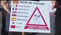 Venezia, borseggiatori sfoggiano bottini e mostrano tecniche di scippo