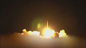 Notte di bombe, raid Usa e Arabia, attacco russo all'Ucraina