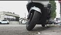 Soccorre una sconosciuta e viene travolto e ucciso
