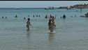 Sardegna, nuota e viene travolta dal barchino dei clandestini